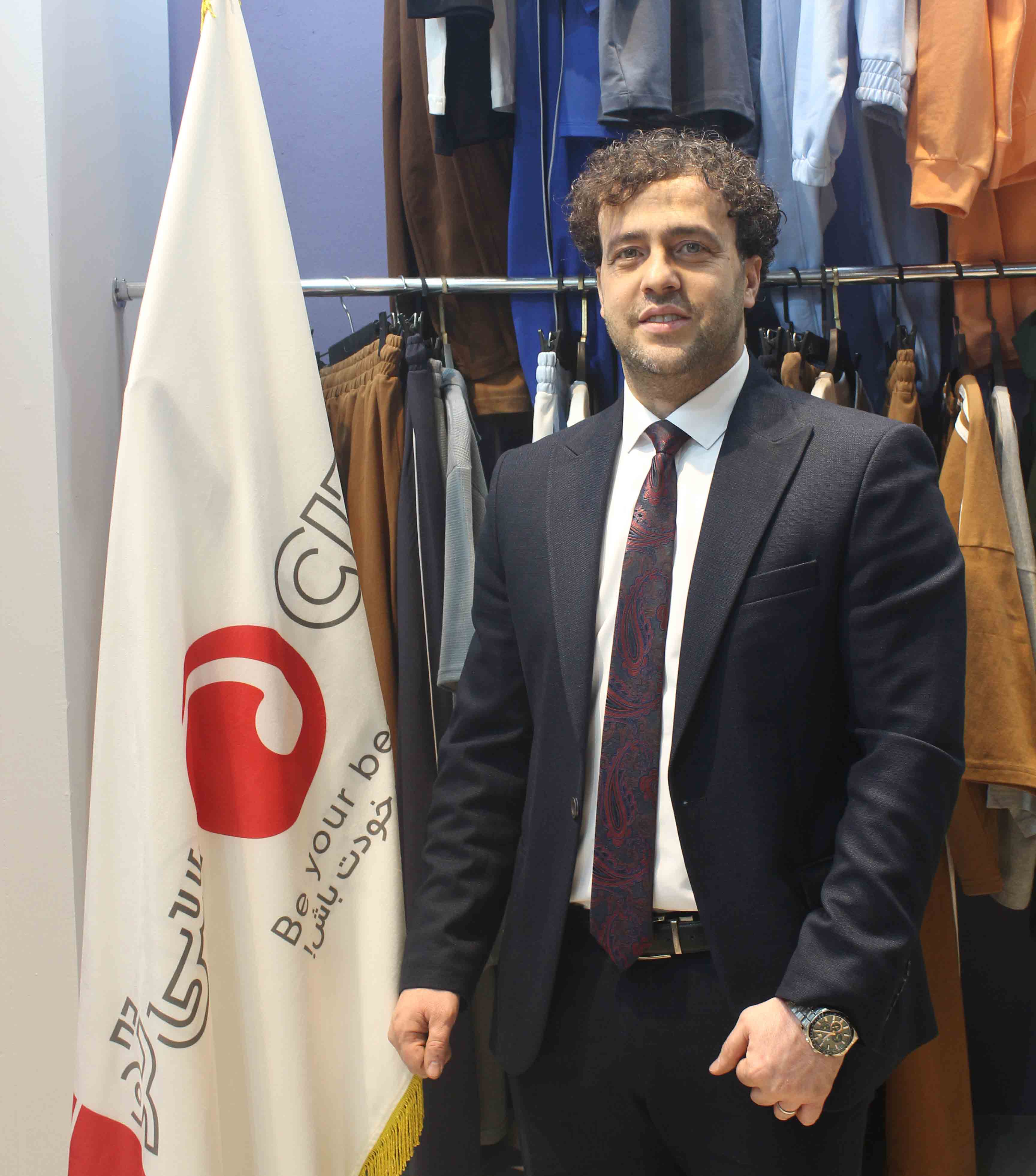 آدرس: تهران خیابان ولیعصر،نرسیده به جمهوری ، کوچه فلاح زادگان پلاک ۳۷ طبقه ۲ :09126604170 ☎️ :02166406138  